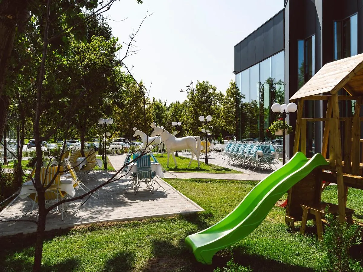 Union Pearl - City Center-Sky Bar At 12Th Floor 부쿠레슈티 0*,  루마니아